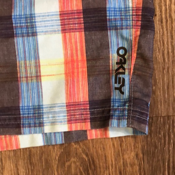 Men’s Oakley shorts size 32 - Picture 2 of 5